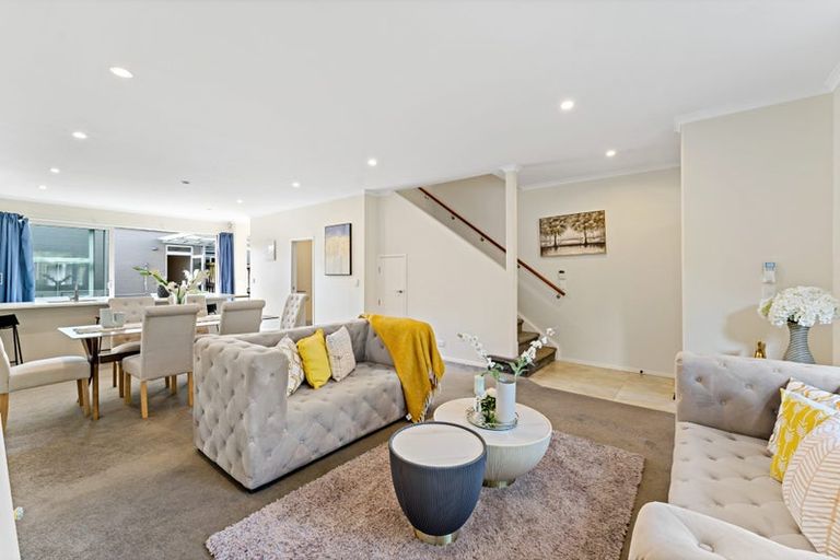 Photo of property in 13 Hakawai Avenue, Takanini, 2112