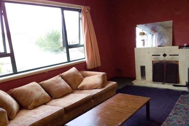 Photo of property in 2 Hobson Place, Takaro, Palmerston North, 4412