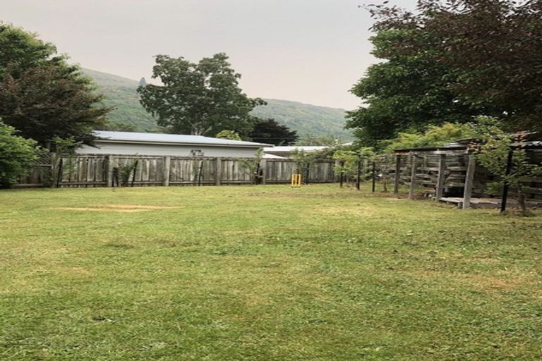 Photo of property in 3 Mckibbin Place, Arrowtown, 9302