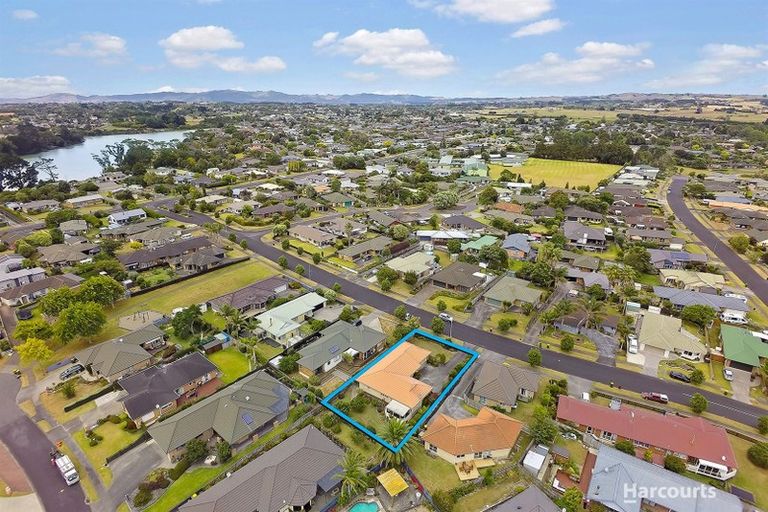 Photo of property in 21 Waitoa Street, Waiuku, 2123