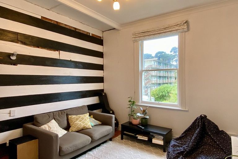 Photo of property in 26 Edinburgh Terrace, Berhampore, Wellington, 6023