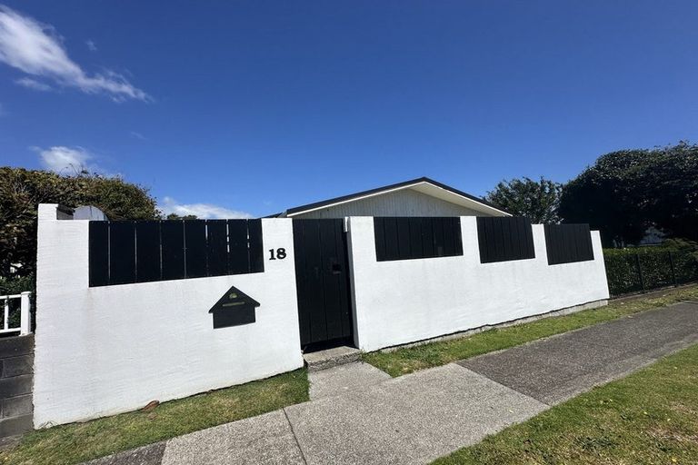 Photo of property in 18 Rahiri Street, Waitara, 4320