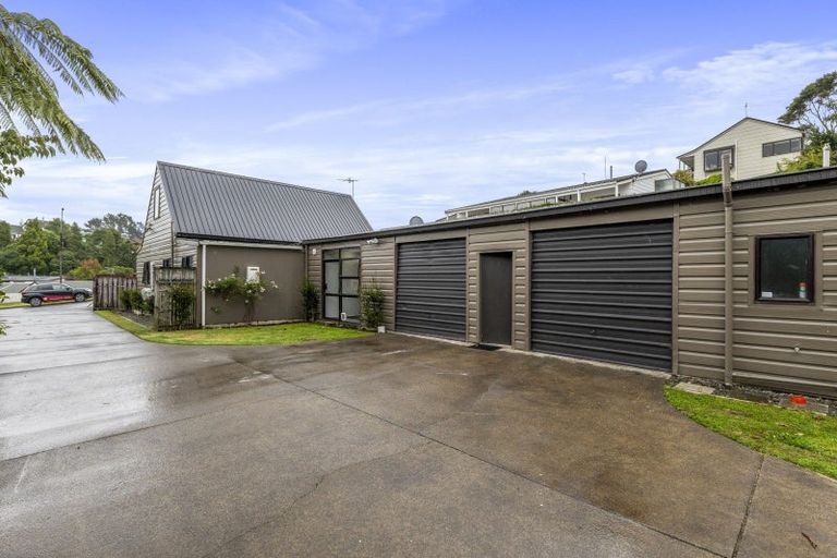 Photo of property in 92 Heta Road, Highlands Park, New Plymouth, 4312