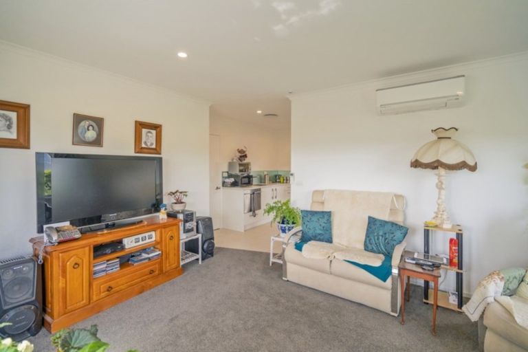 Photo of property in 20 Roseberry Place, Whitianga, 3510