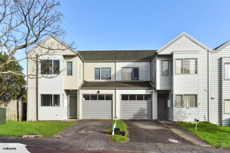 Photo of property in 35 Stephen Avenue, Henderson, Auckland, 0610