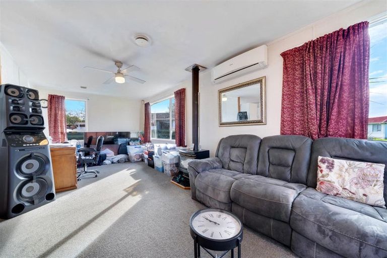 Photo of property in 7 Lipton Grove, Opaheke, Papakura, 2113