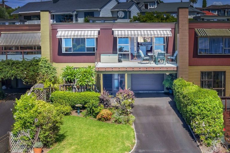 Photo of property in 4 Evelyn Road, Cockle Bay, Auckland, 2014