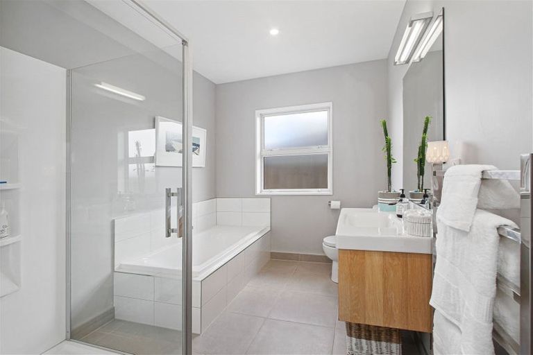 Photo of property in 176 Helenslee Road, Pokeno, 2472