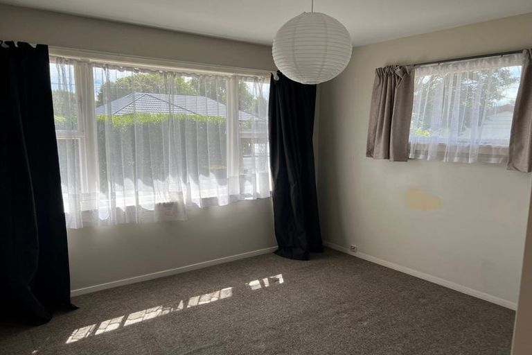 Photo of property in 12 Farquhars Road, Redwood, Christchurch, 8051