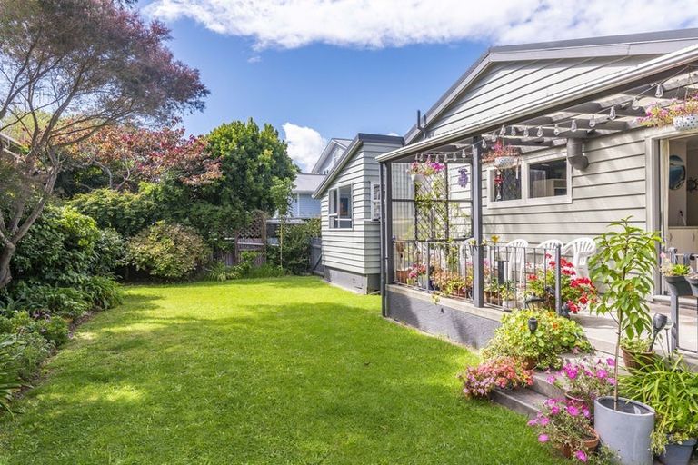 Photo of property in 33 Ocean Road, Paraparaumu Beach, Paraparaumu, 5032