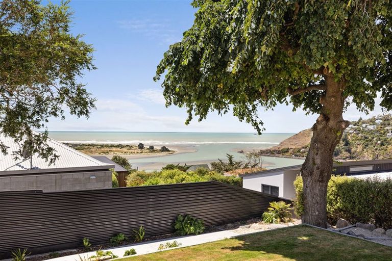 Photo of property in 61 Moncks Spur Road, Redcliffs, Christchurch, 8081