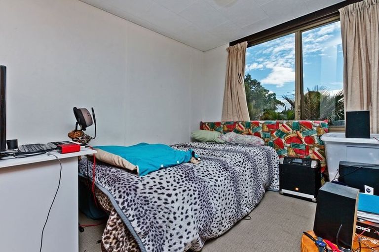 Photo of property in 643 Beach Road, Rothesay Bay, Auckland, 0630