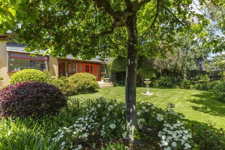 Photo of property in 302 Park Road, Hokowhitu, Palmerston North, 4410