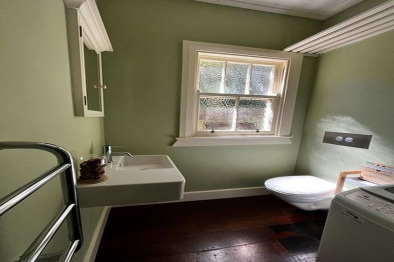 Photo of property in 35 Glenbervie Terrace, Thorndon, Wellington, 6011