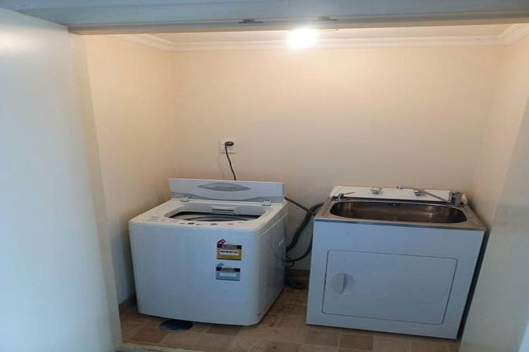 Photo of property in 6/6 Russell Street, Feilding, 4702