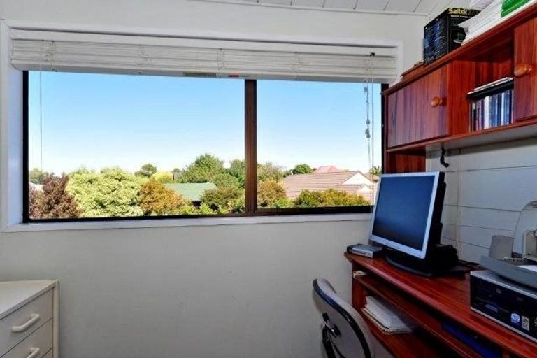 Photo of property in 9 Cam Place, Harewood, Christchurch, 8051