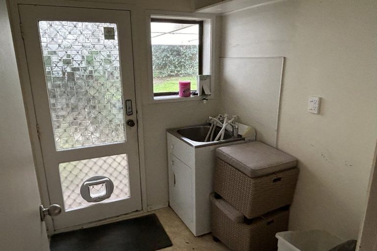 Photo of property in 18 Cornelian Crescent, Half Moon Bay, Auckland, 2012