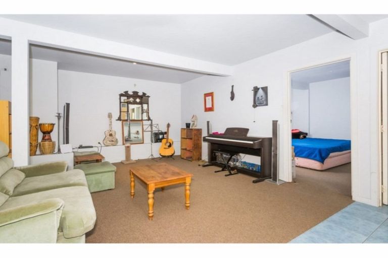 Photo of property in 3/496 Glenfield Road, Glenfield, Auckland, 0629