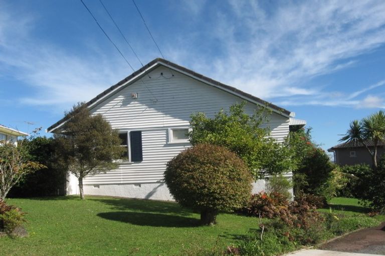 Photo of property in 81a Bradbury Road, Botany Downs, Auckland, 2010