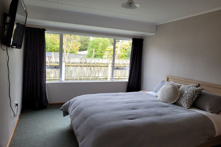 Photo of property in 42 Westmere Place, Manapouri, 9679