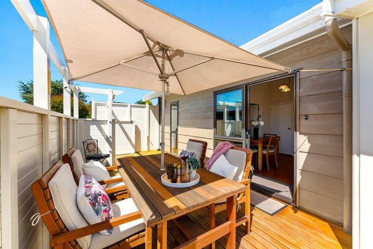 Photo of property in 24 Majesty Place, Half Moon Bay, Auckland, 2012