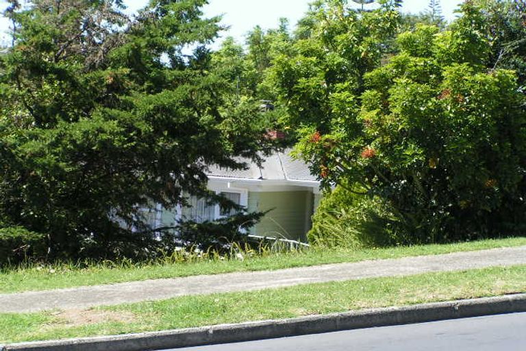 Photo of property in 2/19 Lake Road, Northcote, Auckland, 0627