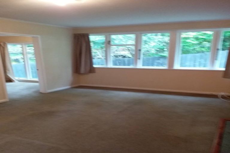 Photo of property in 1a Trojan Crescent, New Lynn, Auckland, 0600