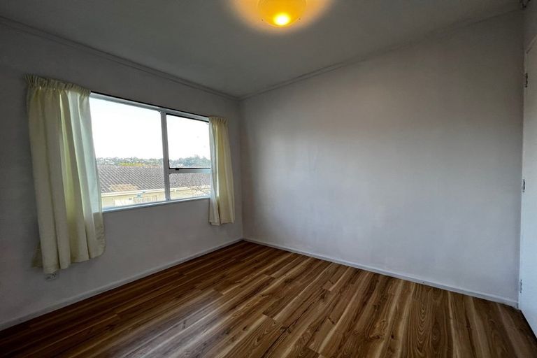 Photo of property in 2/69 Simon Ellice Drive, Bayview, Auckland, 0629