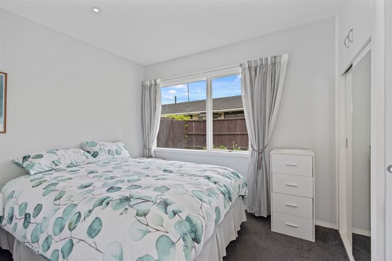 Photo of property in 2/5 Sarabande Avenue, Redwood, Christchurch, 8051