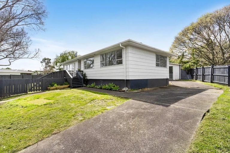 Photo of property in 14 Chantal Place, Red Hill, Papakura, 2110