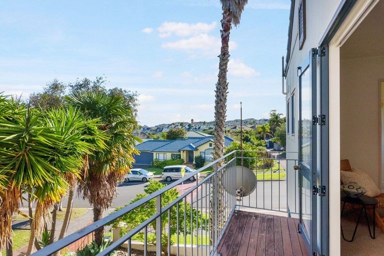 Photo of property in 1/14 Ponderosa Drive, Oteha, Auckland, 0632