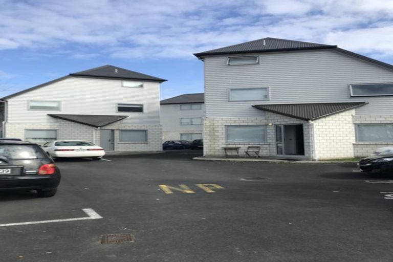 Photo of property in 2/7 Snead Place, Hamilton East, Hamilton, 3216