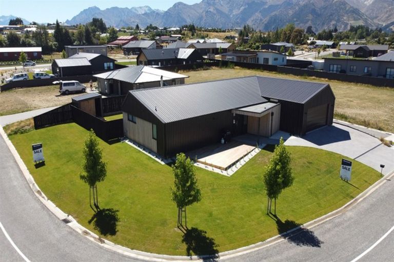 Photo of property in 5 Brewster Crescent, Lake Hawea, Wanaka, 9382