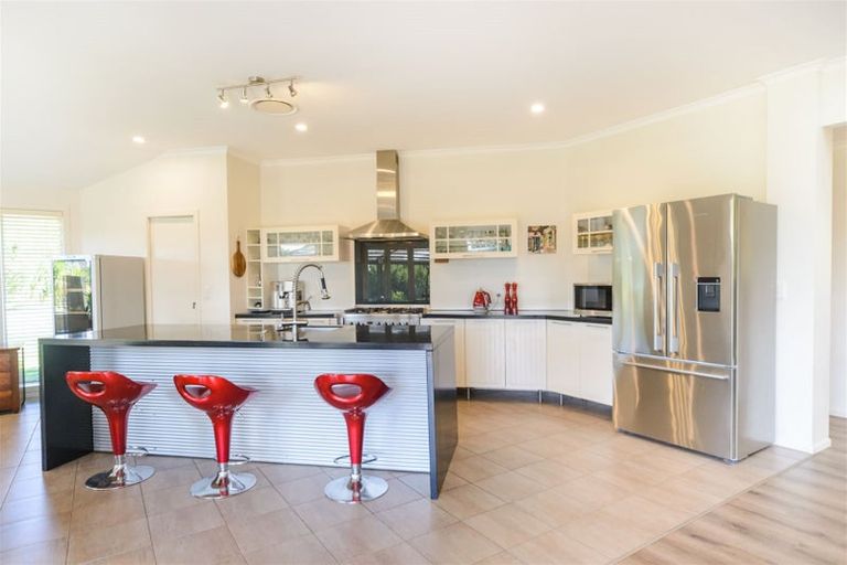 Photo of property in 71 Polson Hill Drive, Aokautere, Palmerston North, 4471