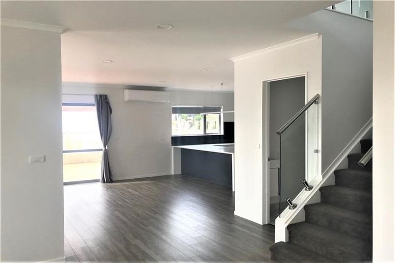 Photo of property in 19 Resolution Drive, Gulf Harbour, Whangaparaoa, 0930