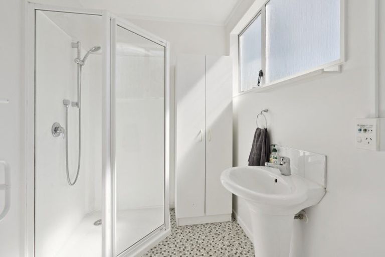 Photo of property in 9b Gemstone Drive, Birchville, Upper Hutt, 5018