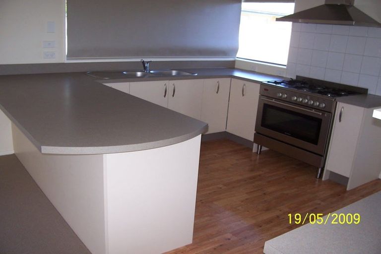 Photo of property in 9 Cascade Way, Paraparaumu, 5032