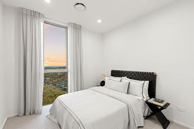 Photo of property in 1 Oxenhope Road, Richmond Hill, Christchurch, 8081