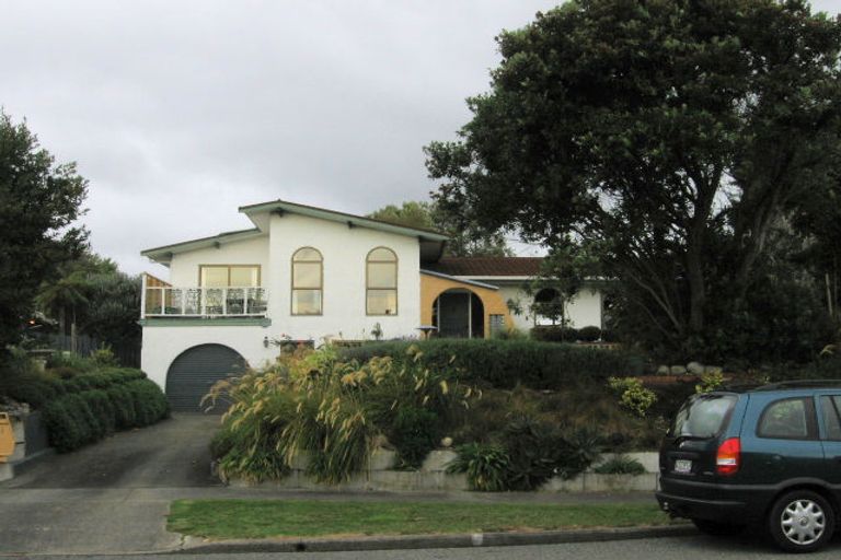 Photo of property in 3 Wakefield Grove, Waikanae, 5036
