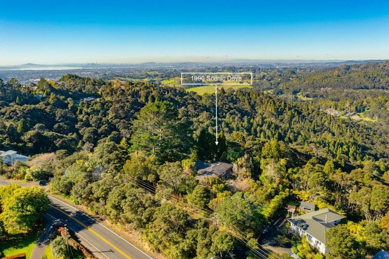 Photo of property in 1090 Scenic Drive North, Swanson, Auckland, 0816