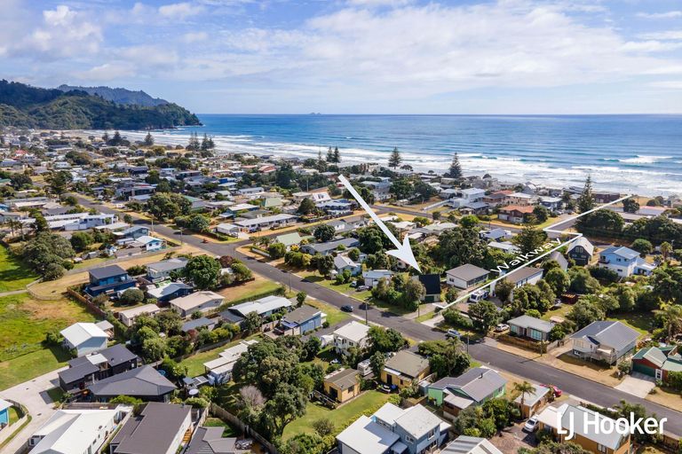 Photo of property in 43 Hillview Road, Waihi Beach, 3611