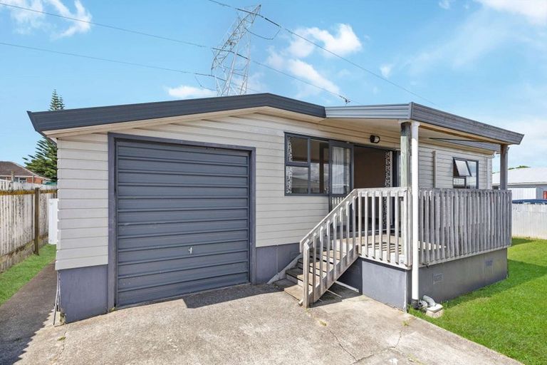 Photo of property in 19 Fisher Crescent, Otara, Auckland, 2023