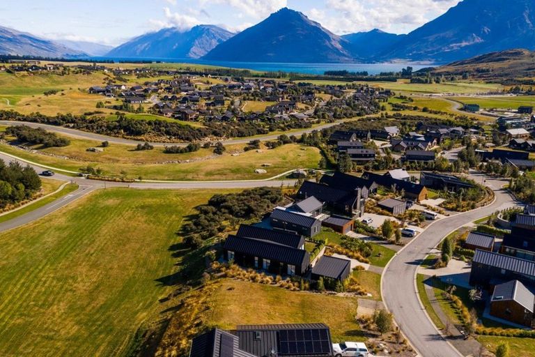 Photo of property in 14 Falconer Rise, Jacks Point, Queenstown, 9371
