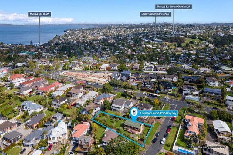 Photo of property in 1 Braemar Road, Rothesay Bay, Auckland, 0630