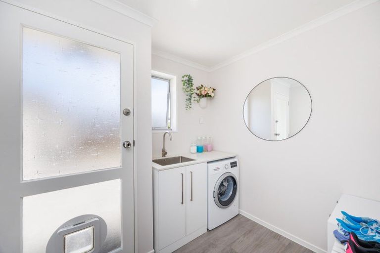 Photo of property in 2 Capri Place, Awapuni, Palmerston North, 4412