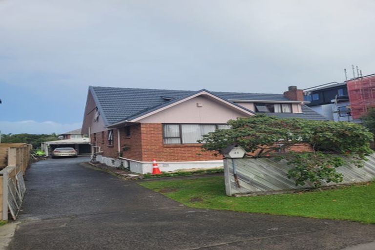Photo of property in 48 Taikata Road, Te Atatu Peninsula, Auckland, 0610