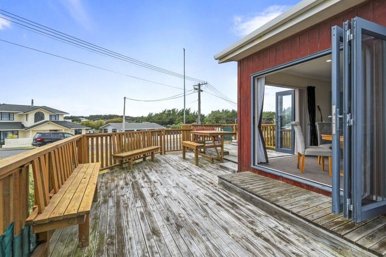 Photo of property in 4 Trafalgar Street, Foxton Beach, Foxton, 4815