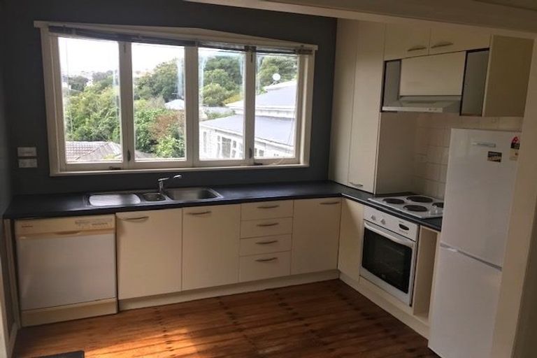 Photo of property in 3/44 Northland Road, Northland, Wellington, 6012