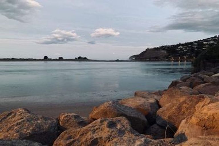 Photo of property in 2/57a Beachville Road, Redcliffs, Christchurch, 8081