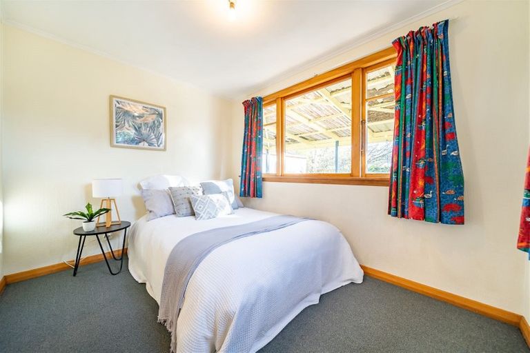 Photo of property in 5 Mangaroa Hill Road, Clouston Park, Upper Hutt, 5018